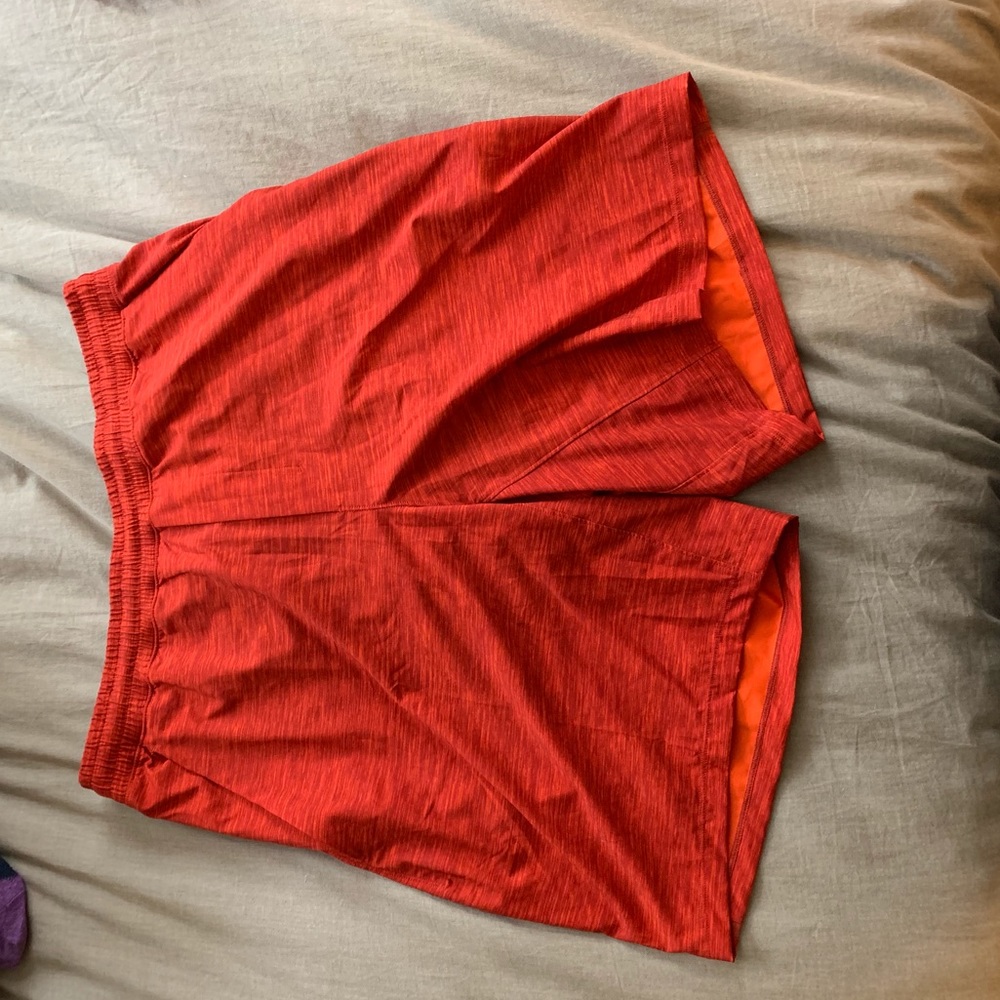 Lululemon Pace Breaker Short (men) XL